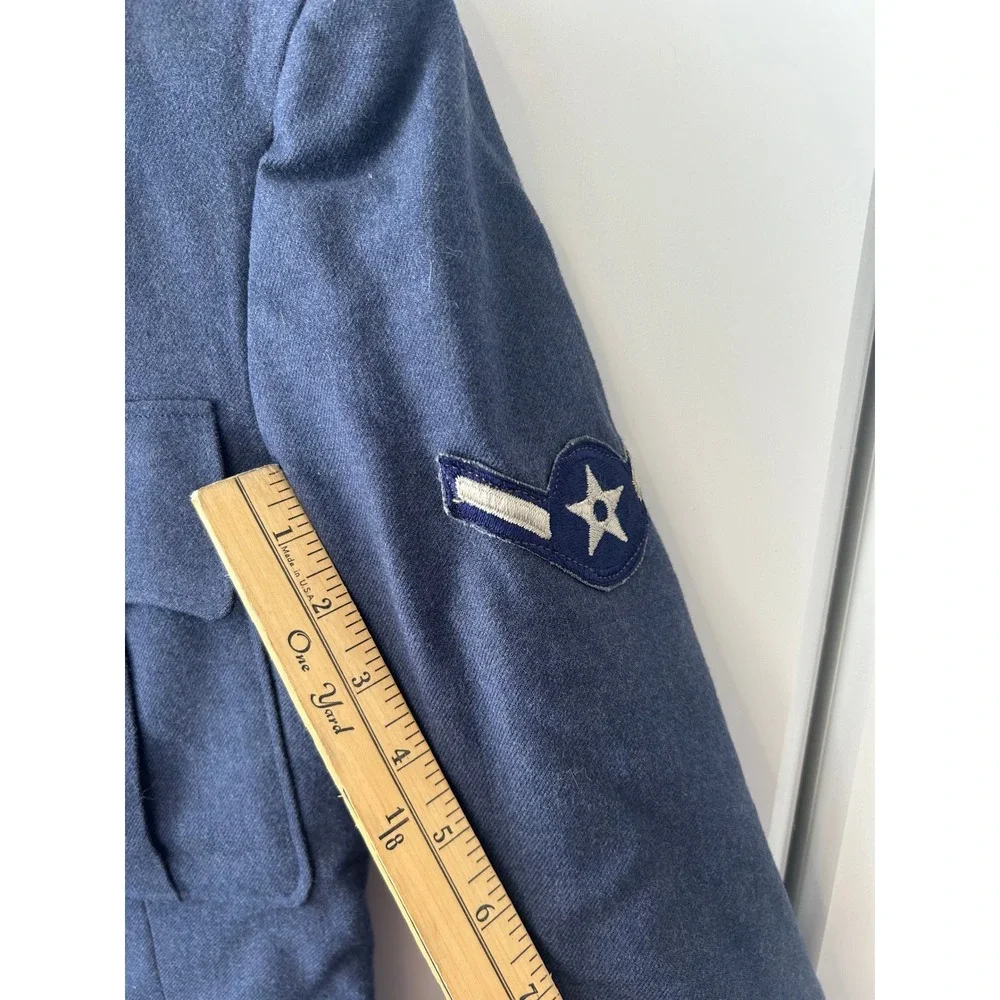 Vintage US Air Force Blue Service Dress Uniform Jacket A1C Insignia 39R‎